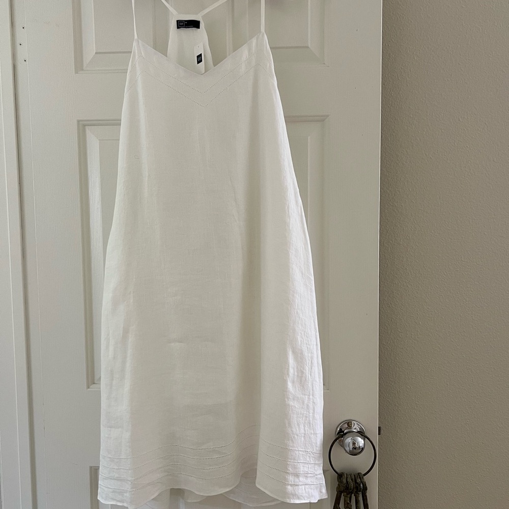 White linen sleeveless dress